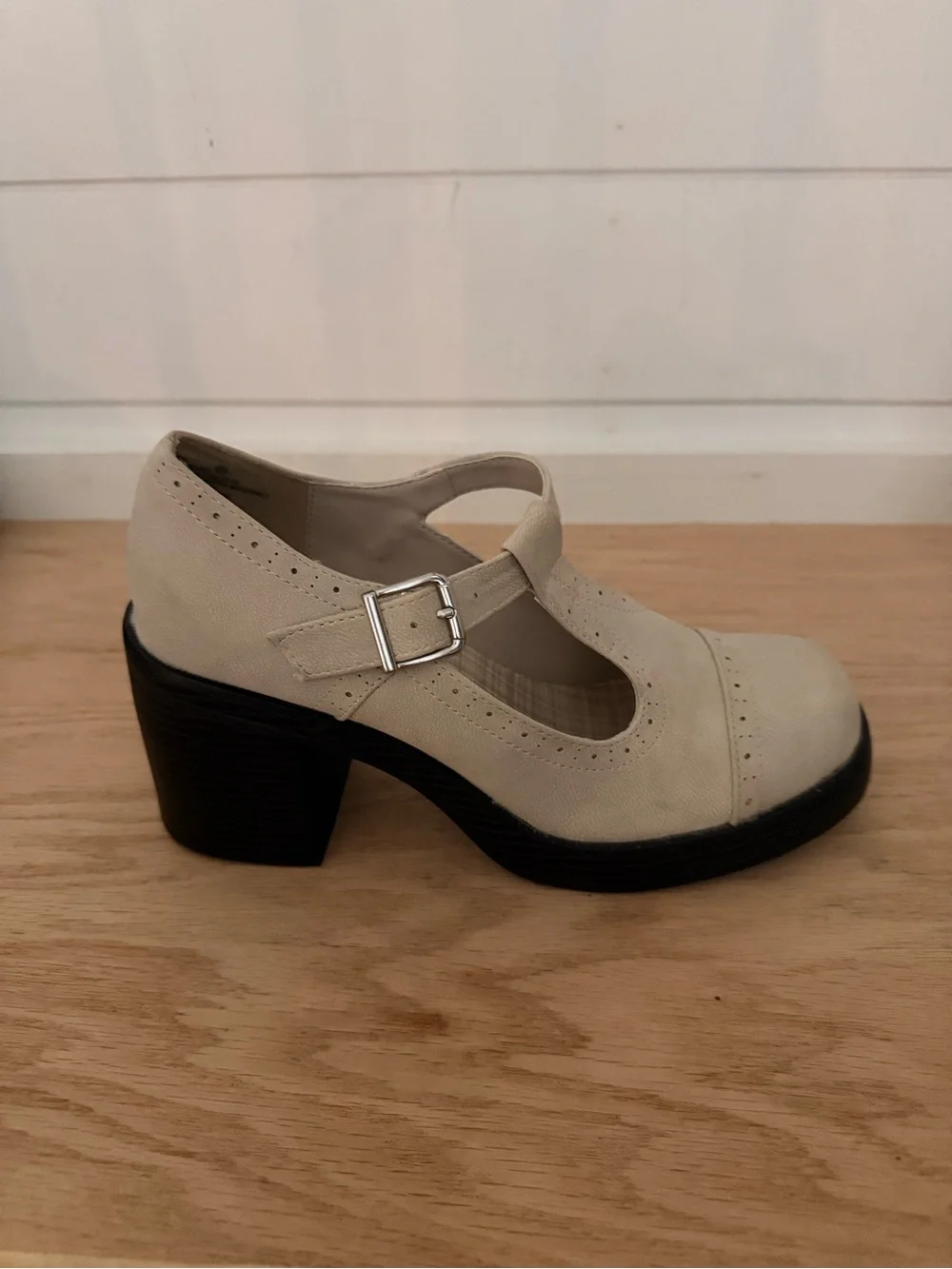 Maurices Scarlette Mary Jane’s Platform Shoes Size 9 Retro Vintage Inspired